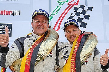 Sieg für ROWE Racing im sechsten VLN-Lauf 2015