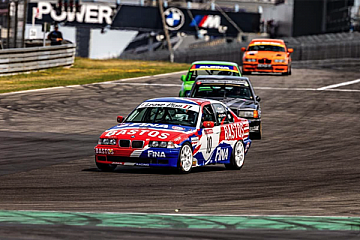 Stefan Klinkhammer im BMW E36 320 - Foto: OGP