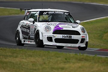 Vorzeitiges Rennende für den NEXEN Mini