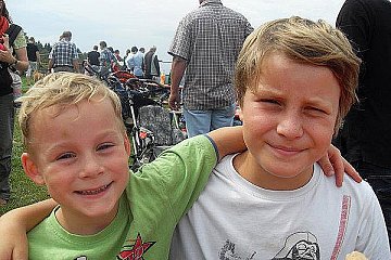 Zwei Rundenrekorde von den Brüdern Tom und Mika Kulik