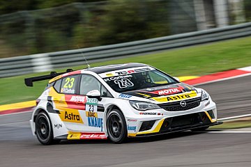 Start frei für die zweite Saison des Opel Astra TCR