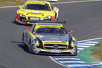 Jan Seyffarth/Oliver Mayer	im Mercedes-Benz SLS AMG GT3 auf P9 und P29