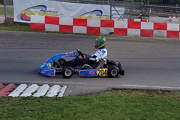 Pole-Position und Doppelsieg für Max Schlichenmeier beim SAKC