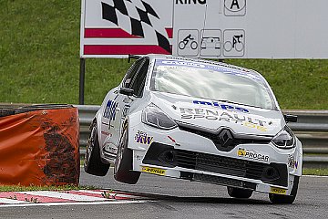 Vukovic prüft Auftrag mit Werksunterstützung