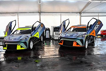 Die beiden CUPRA UrbanRebel Racing Concept in der Box - Foto: CUPRA