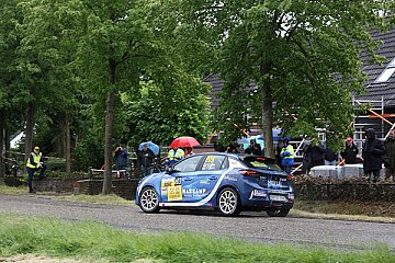 Lemke/Raabe schnappten Routinier van der Marel in der letzten WP noch den Podestplatz weg - Foto: ADAC