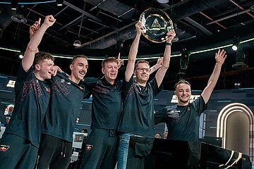 BMW M Team Redline gewinnt Team-Titel beim Esports World Cup