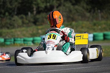 Dennis Anoschin rutscht am DMV-Podium vorbei