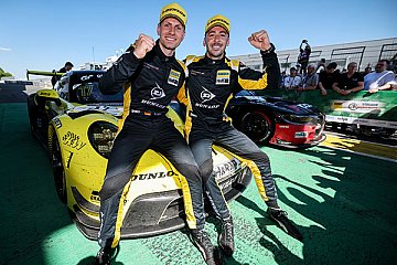 Fotofinish: Erster Sieg für neuen Dunlop-Porsche