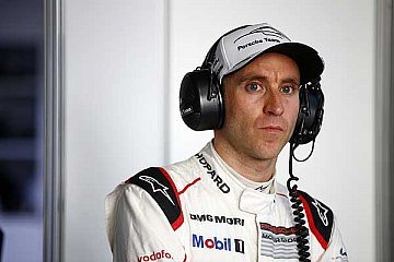 Timo Bernhard im 919 Hybrid nun mit Earl Bamber und Brendon Hartley