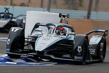 Mercedes-EQ Formel E Team betreibt mit Schadensbegrenzung
