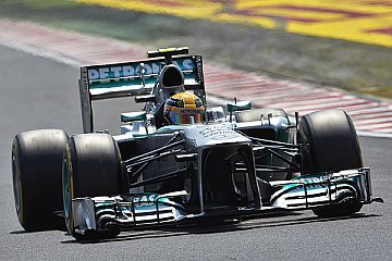 Lewis Hamilton gewinnt zum ersten Mal im Mercedes - Foto: Mercedes GP