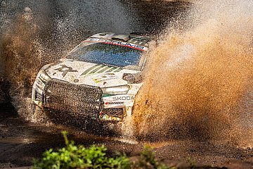 Škoda Fabia RS Rally2 Crew meistert die Schlammbäder
