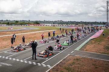 Deutsches Podium und Reifen-Boykott zum COTF-Schaltkart-Auftakt