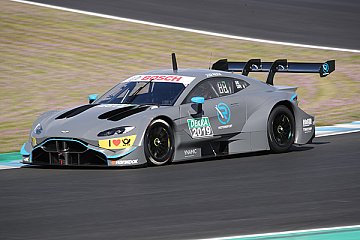 Aston Martin Vantage DTM feiert Rennstrecken-Debüt in Jerez