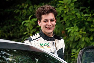 Roman Schwedt fuhr zusammen mit seinem Copiloten Henry Wichura nach einem Technik-Defekt noch auf Platz zwei in der Division - Foto: Ralf Hofacker