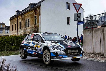 Die ersten Meter im Hyundai i20 N Rally2 für Knacker und Puls