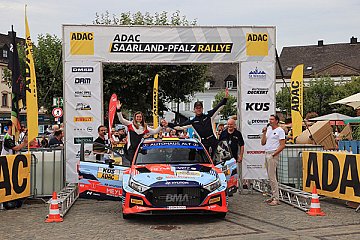 Christian Riedemann verteidigt Tabellenführung