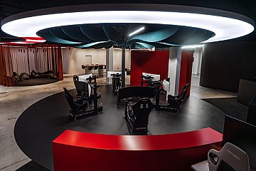 Porsche eröffnet neuen Hauptsitz seines Esports-Werksteams in Köln