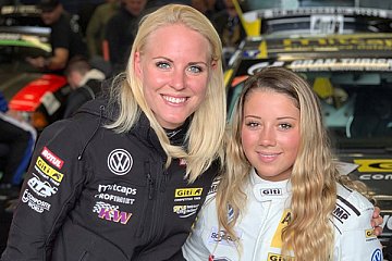 Carrie Schreiner mit Laura Kraihamer auf Platz zwei beim 4. Lauf der VLN auf dem Nürburgring - Foto: WS Racing