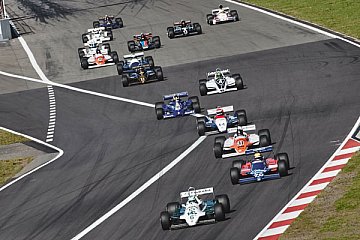 Die Rennen der FIA Masters Historic Formula 1 Championship gehören zu den Höhepunkten des Wochenendes beim AvD-Oldtimer-Grand-Prix - Foto: Tom Linke ad08 Fotografie