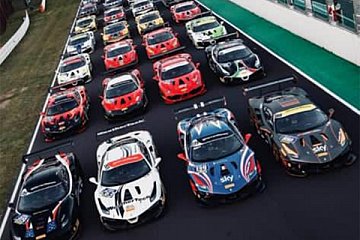 Eindrucksvolles Bild der Starter in Misano