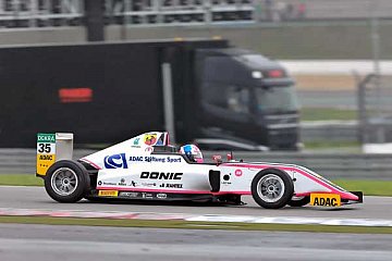 Schwieriges Wochenende für Carrie Schreiner in F4