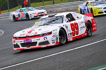 Dominique Schaak auf Erfolgskurs in der EuroNASCAR
