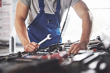 Ob Rennauto oder PKW: Klimaservice-Wartung unverzichtbar
