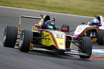Neuhauser Racing bei der ADAC Formel 4 am Lausitzring