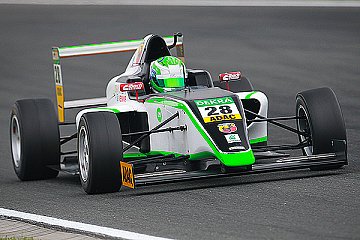 Doppel-Pole für Janneau Esmeijer vor großer DTM-Kulisse