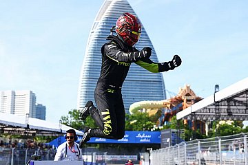 Jake Dennis führt Andretti-Doppelsieg in Sanya an