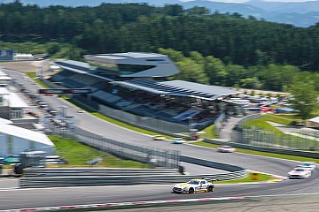 Der Red Bull Ring mit der neuen Haupttribüne