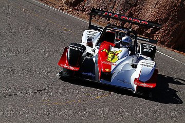 Romain Dumas siegt mit HARIBO in Pikes Peak