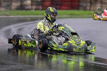 Phil Colin Strenge baut Gesamtführung aus