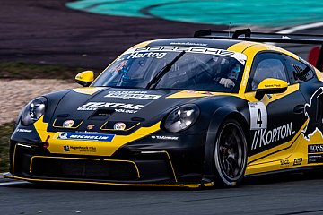 NLS und Porsche Carrera Cup: Doppeleinsatz für Black Falcon