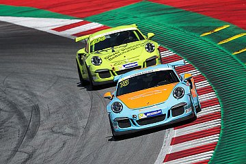 Rudolf Schulte (991 GT3 RS) vor Oliver Plassmann im 991 GT3 RS - Foto: Porsche Sports Cup Media