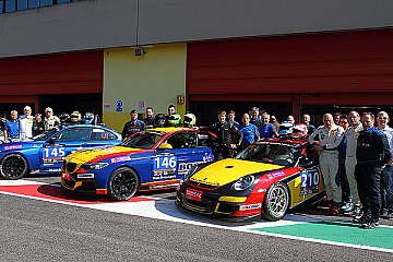 Bonk Motorsport mit drei Fahrzeugen am Start