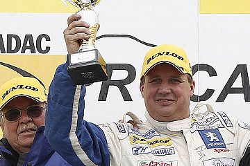 Peugeot-Pilot Guido Thierfelder liegt in der Division 2 der ADAC PROCAR sechs Zähler vor seinem Verfolger Nils Mierschke