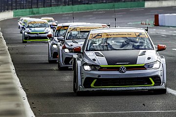 Wechsel an der Tabellenspitze – Max Kruse Racing mit zwei Siegen am Lausitzring