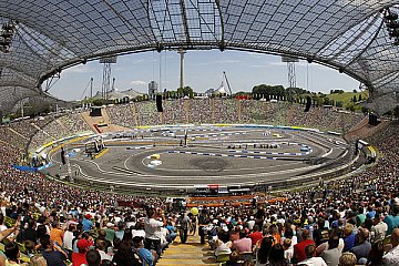 Münchener Olympiastadion am Sonntag