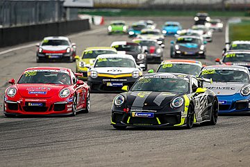 Marco Seebach feiert den Titel im Porsche Sports Cup