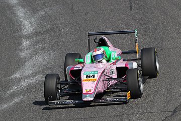 Vier Top-Ten-Plätze für die BWT Mücke Motorsport-Piloten