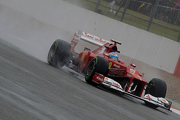 Fernando Alonso sichert sich die Pole im Regen-Chaos