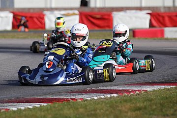 Connor Haufe vor Julian Dümmer