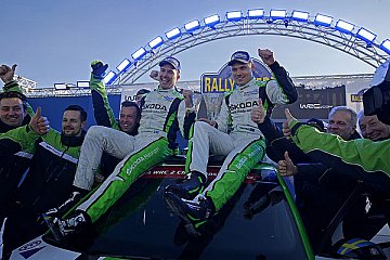 Tidemand feiert umjubelten Heimsieg im SKODA FABIA R5