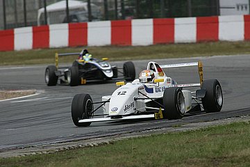 ADAC Stiftung Sport-Förderpilot Jason Kremer (RSC Mücke Motorsport) lag lange auf Platz zwei, schied dann aber aus