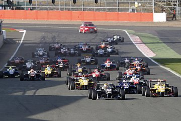 Charles Leclerc gewinnt F3 in Silverstone