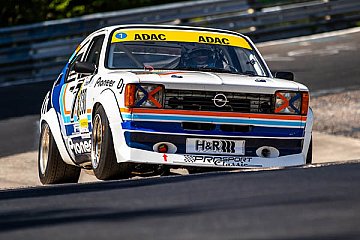 Zwei Klassensiege für PROsport Racing bei 24h Classic
