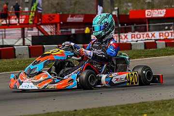 Theo Lang sammelt wichtige Erfahrungen in Mariembourg